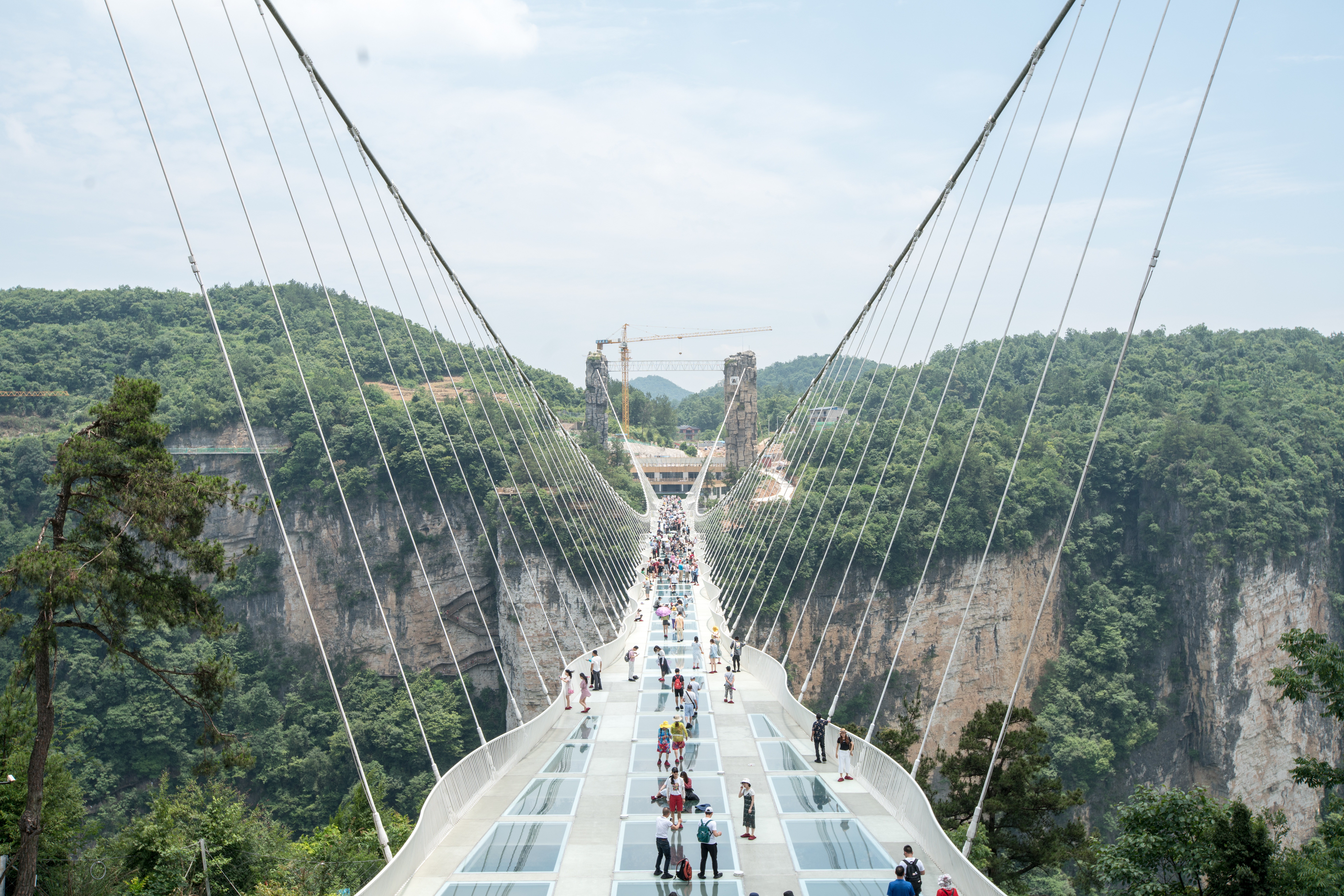 1.3.4、張家界大峽谷玻璃橋(1).jpg